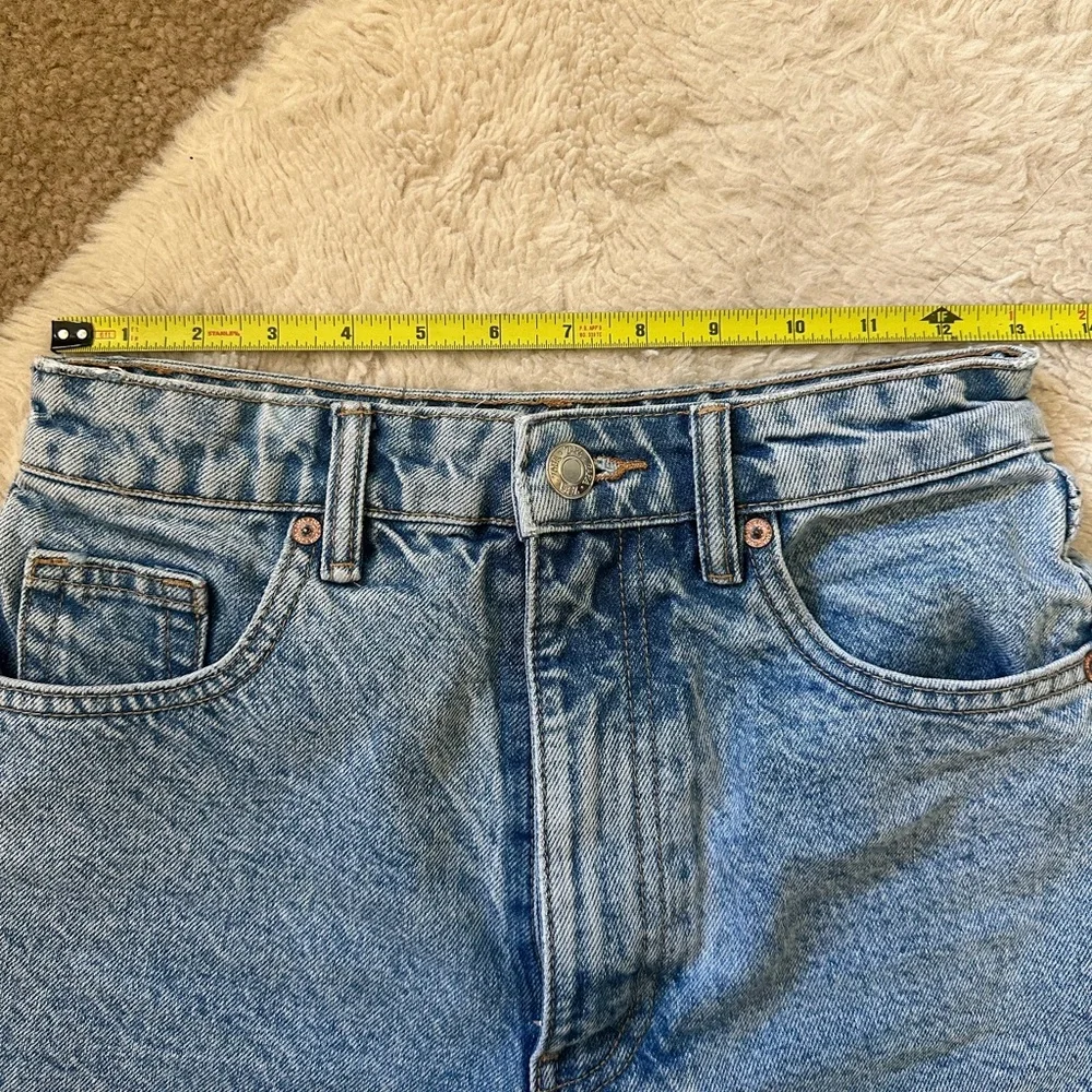 Zara high waist Denim Shorts - Picture 3 of 9